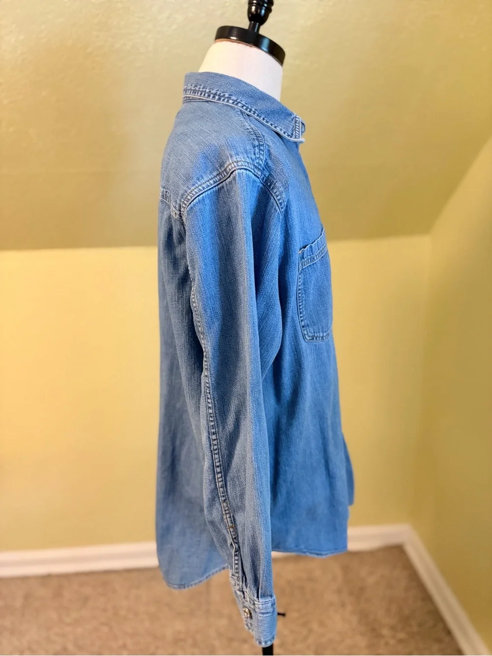 Levi's Men's Vintage Y2K Light Blue Denim Button-Down Shirt Workwear Western